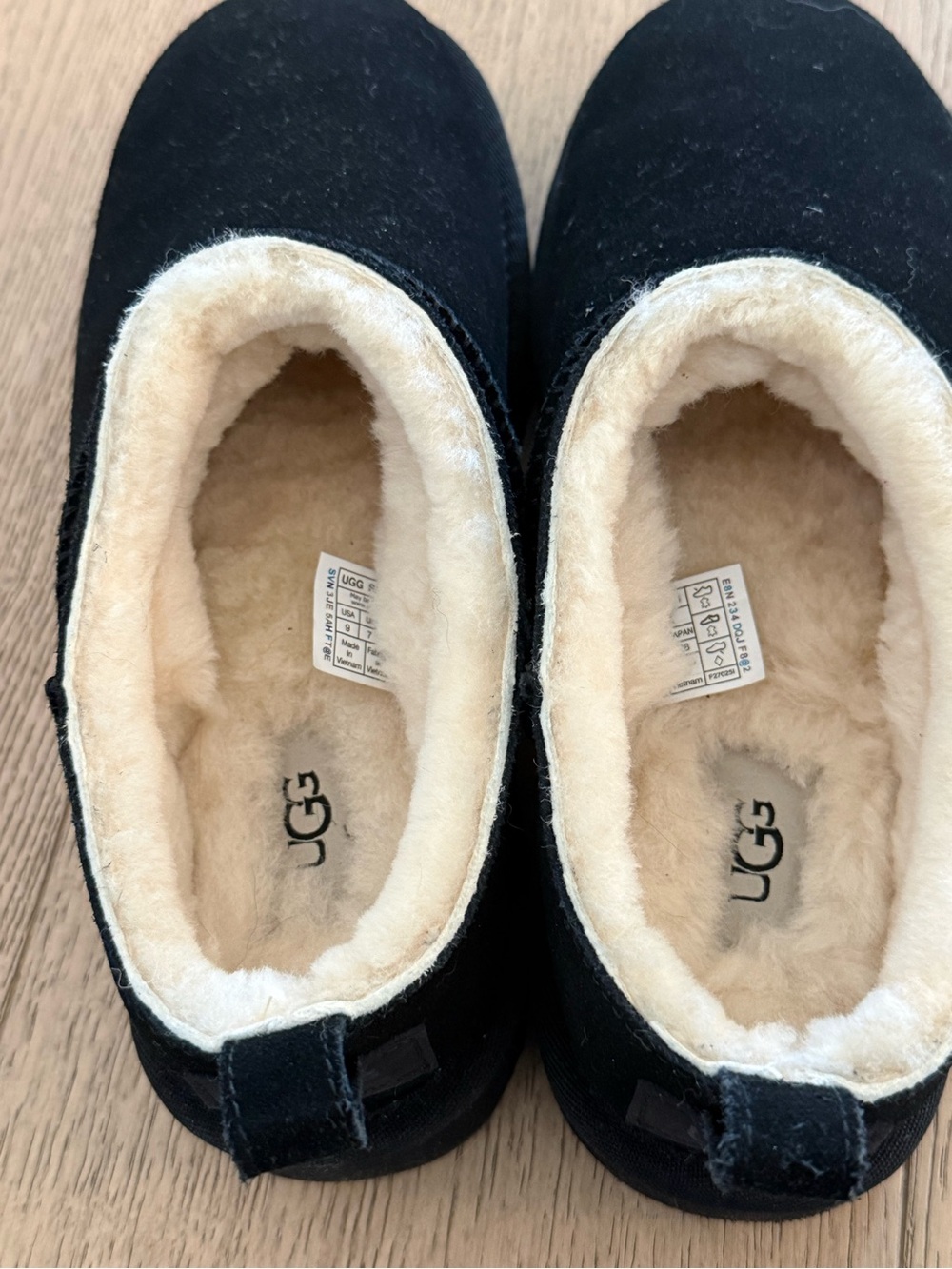 New UGG Black Slip-On Shearling Clog with Cream Lining